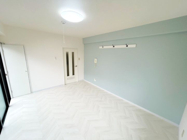 広島県広島市西区天満町の賃貸マンションの居間