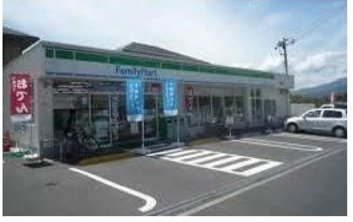 イーストオーブの周辺