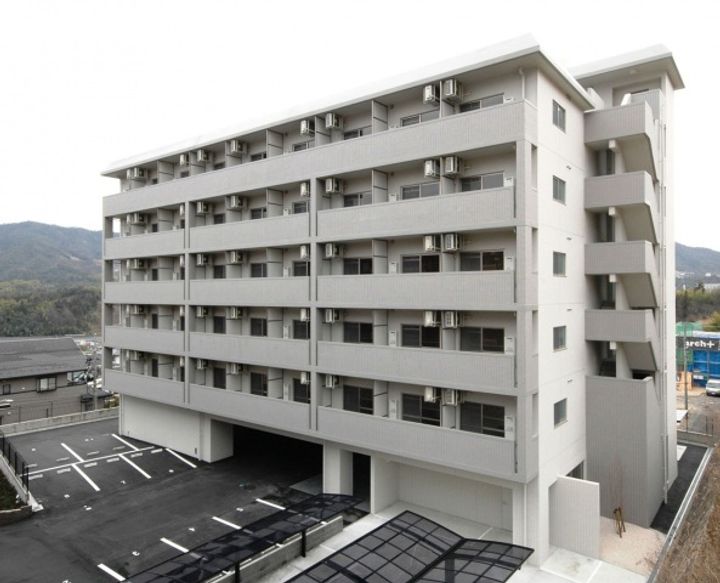 広島県広島市安佐南区大塚西3丁目の賃貸マンションの外観