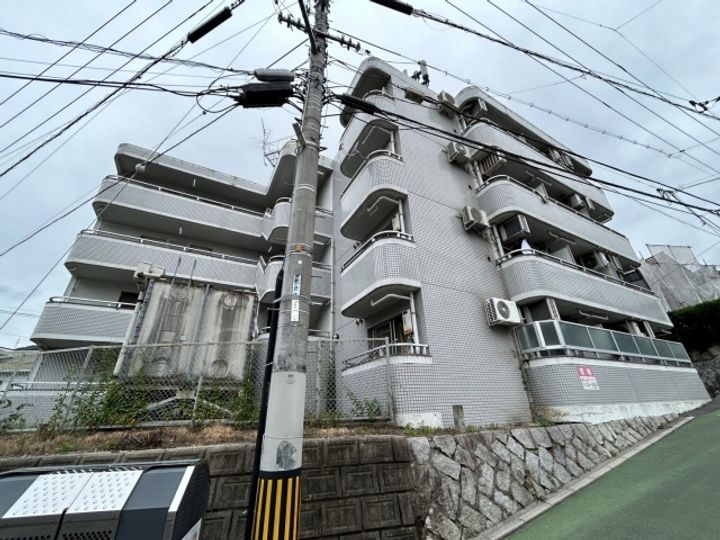 ハイツたかす206号室の外観