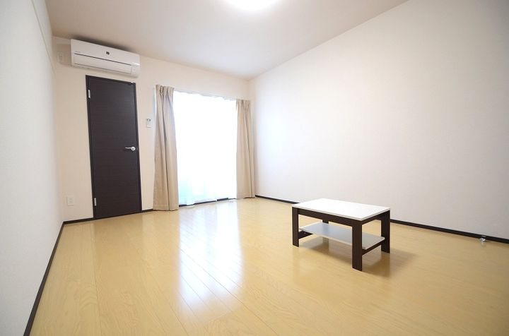 クレイノCREA105の居間