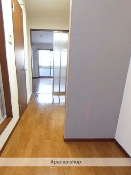 ジェネス寺本の内装