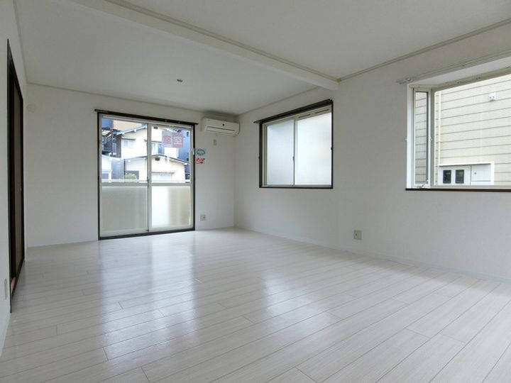レヂデンス岡田Cの居間