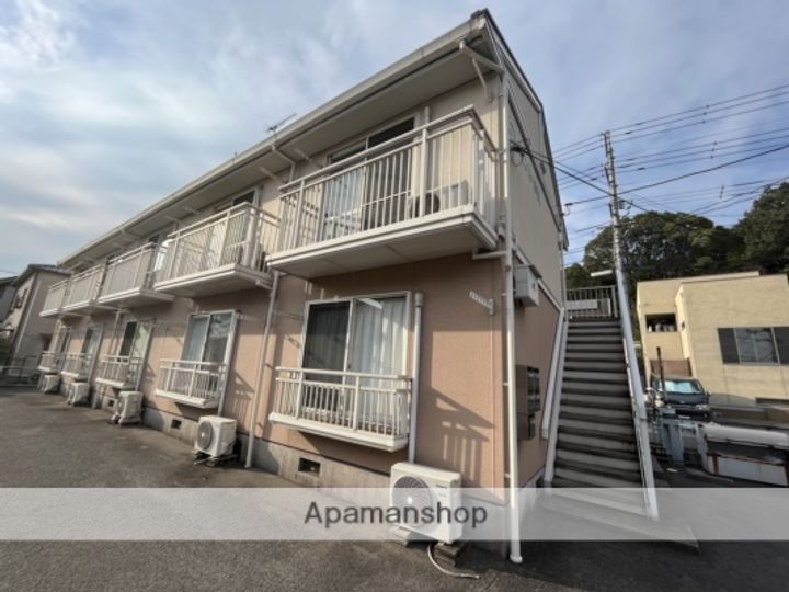 クレセント串山の外観