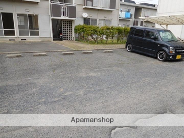 ファミール泉 C101の外観