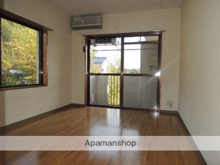 第二塚本マンション302の居間