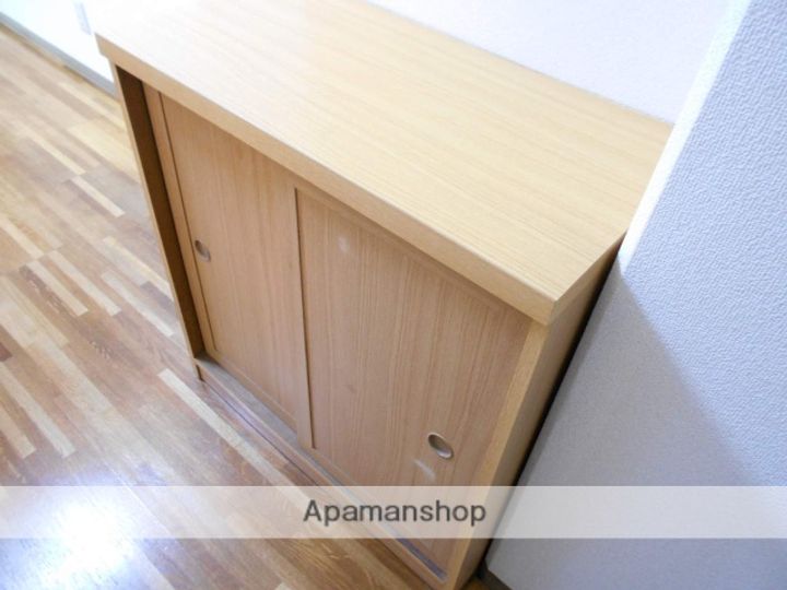 第二塚本マンション302の玄関