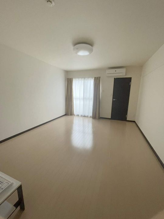 レオネクストルミナーレⅡの居間