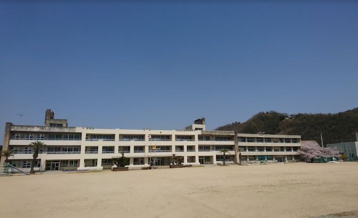 アドラブール戸手の周辺