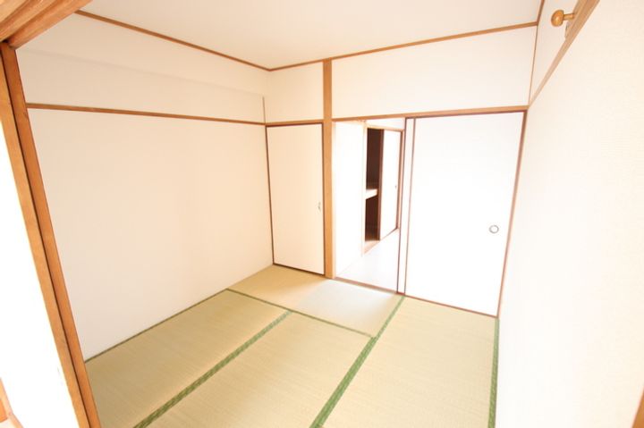 パルコ長和島の内装