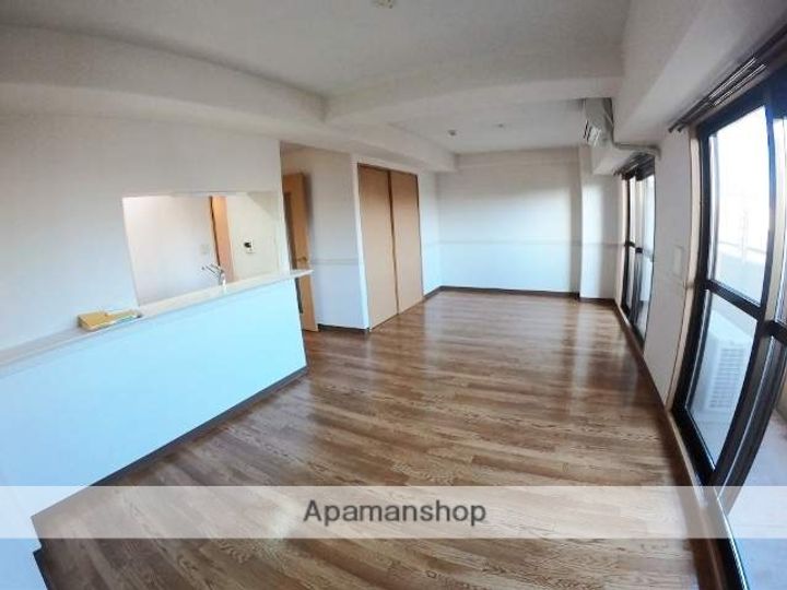 プラスパー旭通りの居間