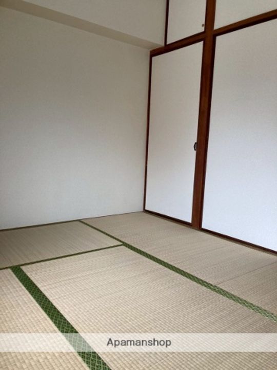 セントラルビル203の居間