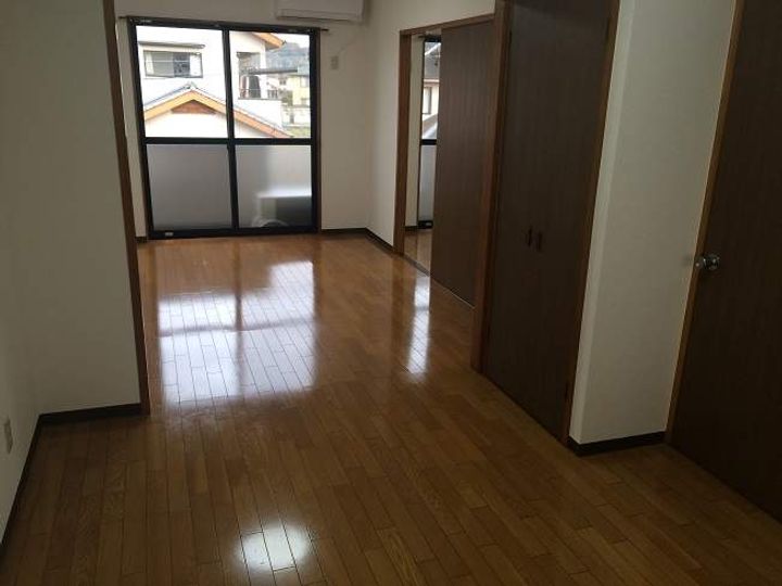 ローズハイツの居間