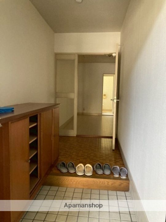 メゾン青山の玄関