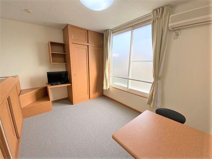レオパレス皐月203の居間