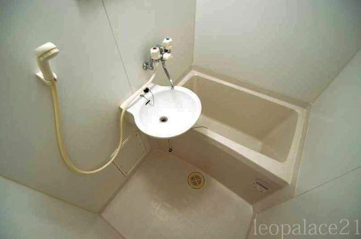 レオパレス山の手203の風呂