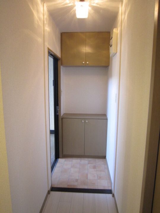 フレッシュグリーン21 B棟の玄関