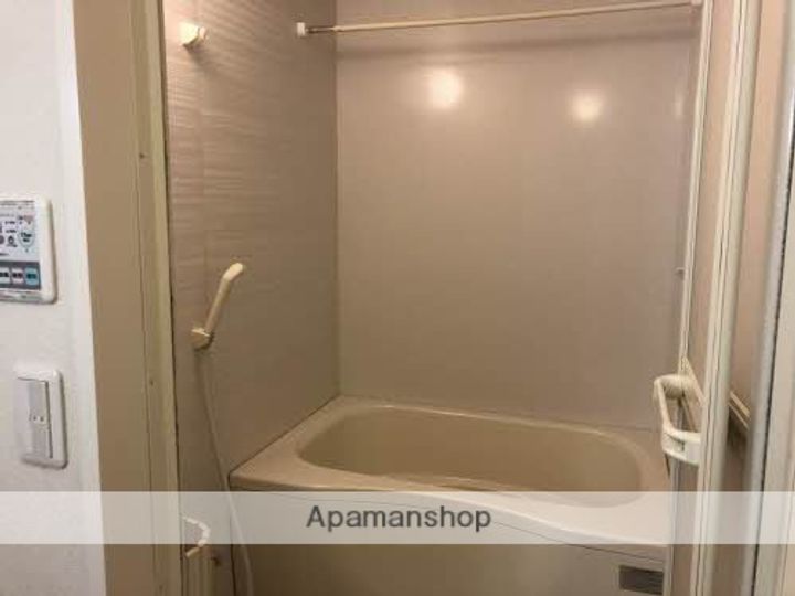 グランドメゾン栗原西102の風呂