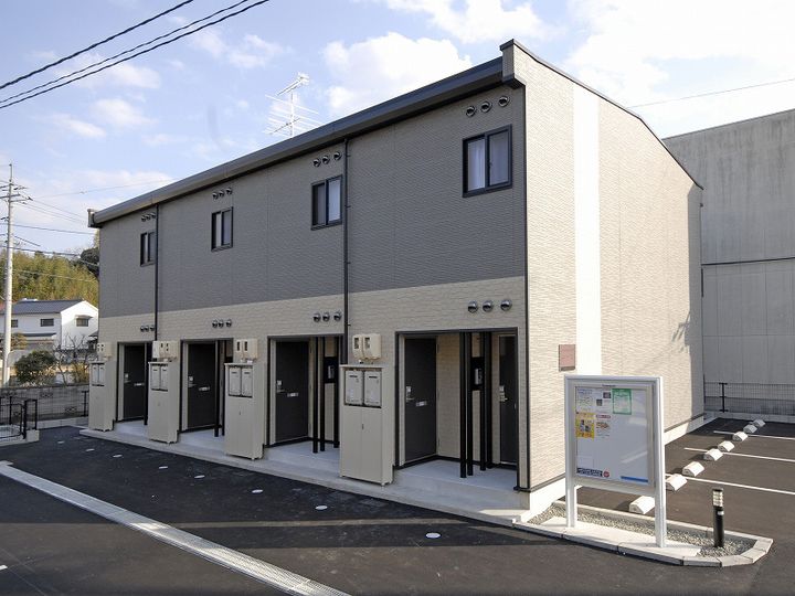 レオパレス本郷B203の外観