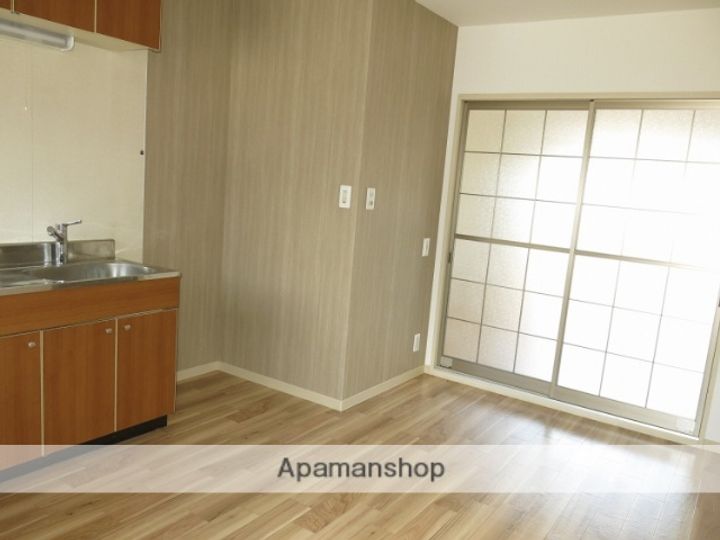 ラピタ横尾の居間