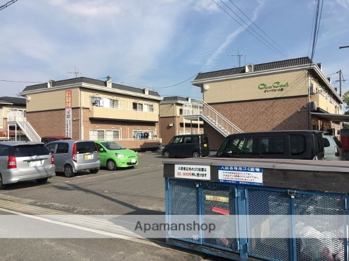 オリーブコート曙C棟の外観