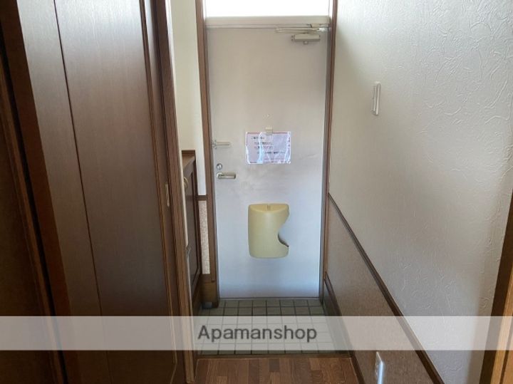 ヒルズコート木之庄Ⅰの玄関