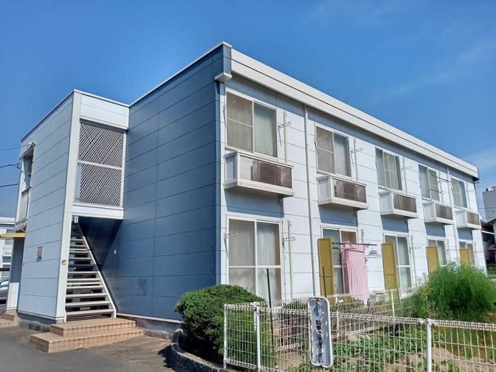 レオパレス新涯ロータスB棟の外観