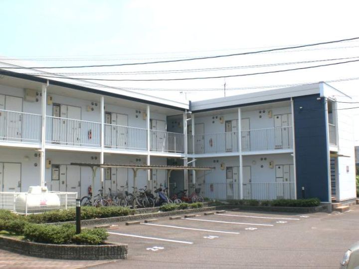 レオパレス新涯ロータスB棟の外観