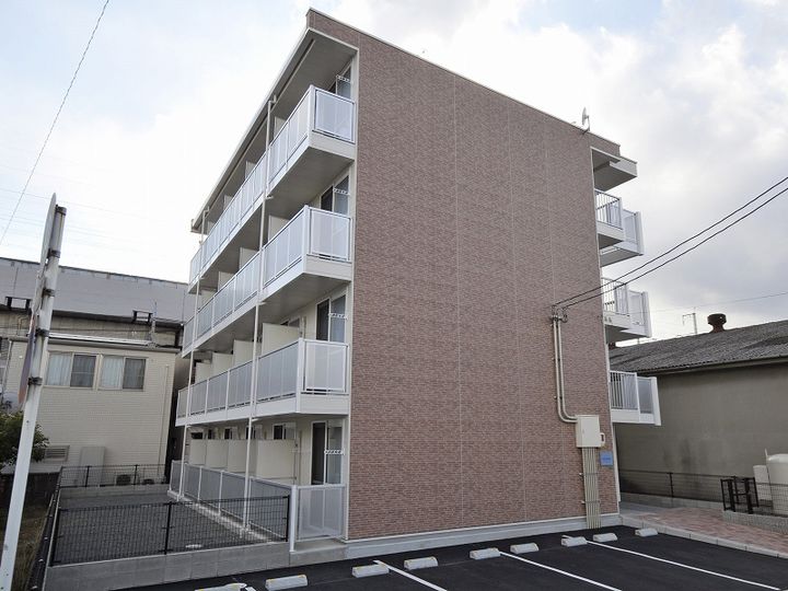 レオパレスPARKTOWN和泉301の外観
