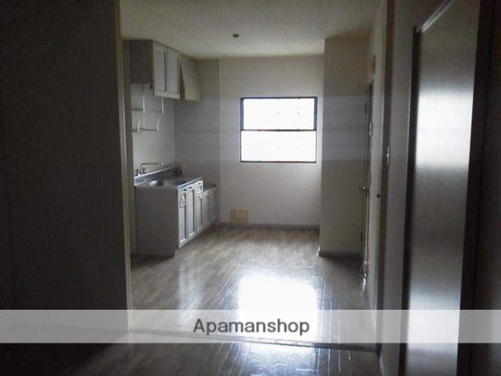 ビーライン泉 B201の居間