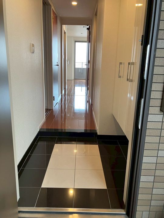 サーパスシティ福山駅前0703の玄関