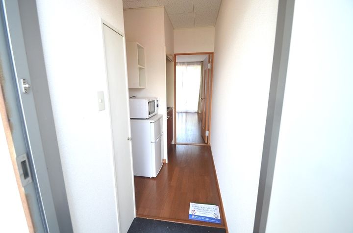 レオパレスサニーコートの玄関