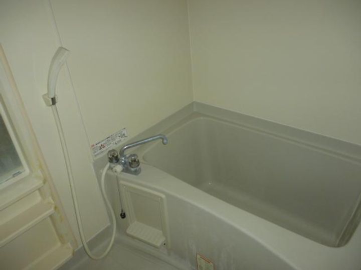 メゾン・ド・ブラン旭203号室の風呂