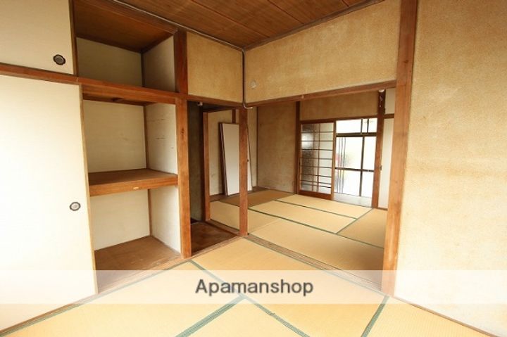 広島県呉市平原町の賃貸アパート左の居間