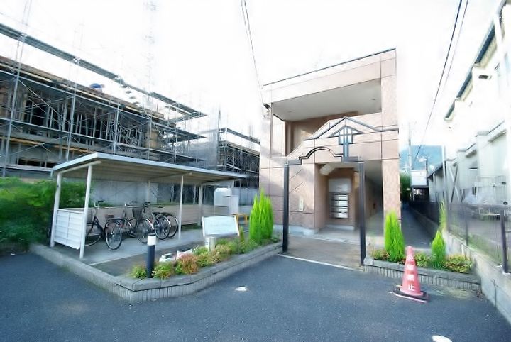 QUEUE VILLAGEの外観