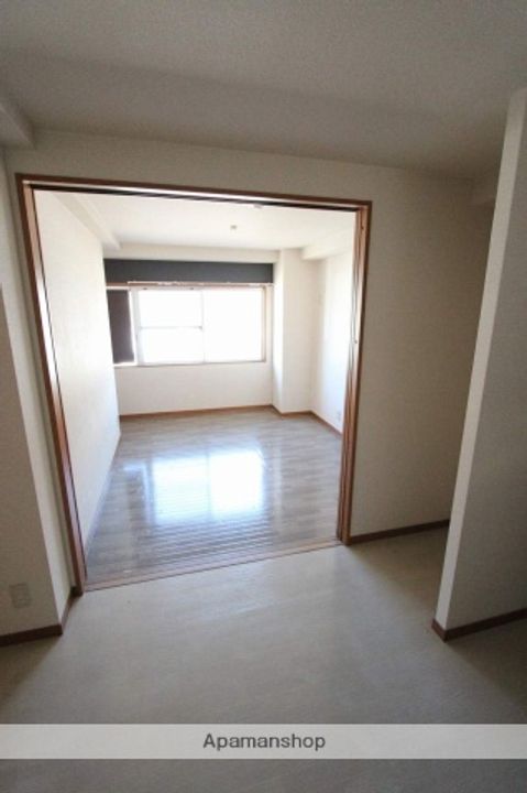 二間ビル201の居間