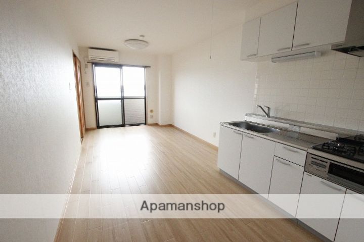 メリディアン3号館202の居間