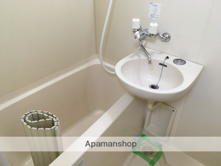 第二尾田ビル203の風呂