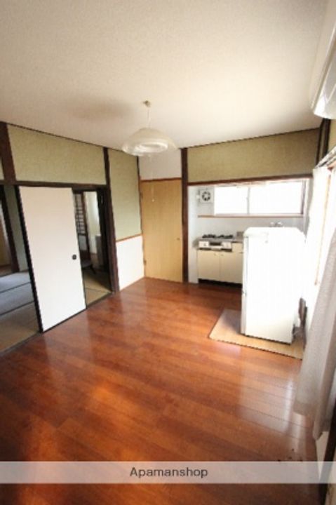 石原アパート201の居間