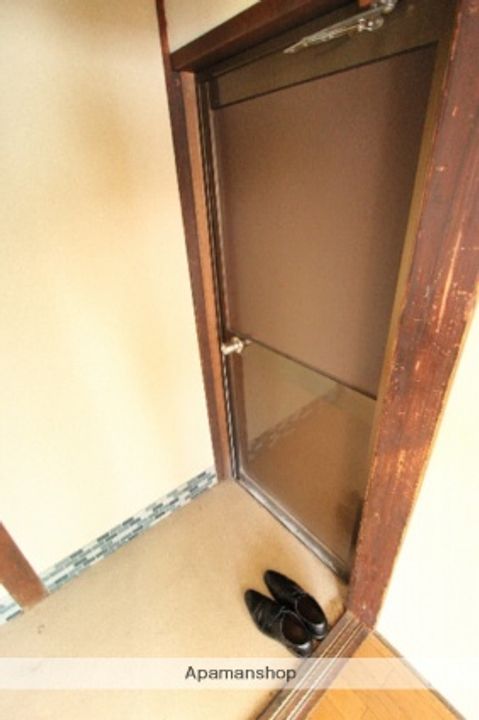 石原アパートの玄関