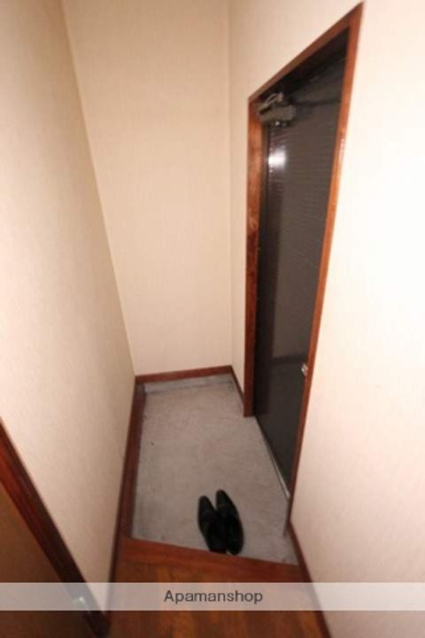 前田アパートB302の玄関