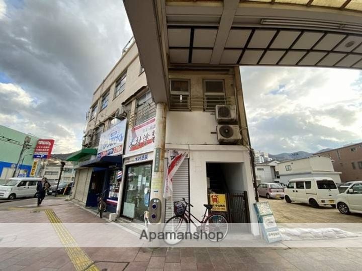 四ツ道路ビル303の外観