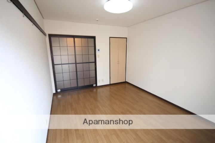 広島県広島市南区宇品御幸1丁目の賃貸アパートの居間