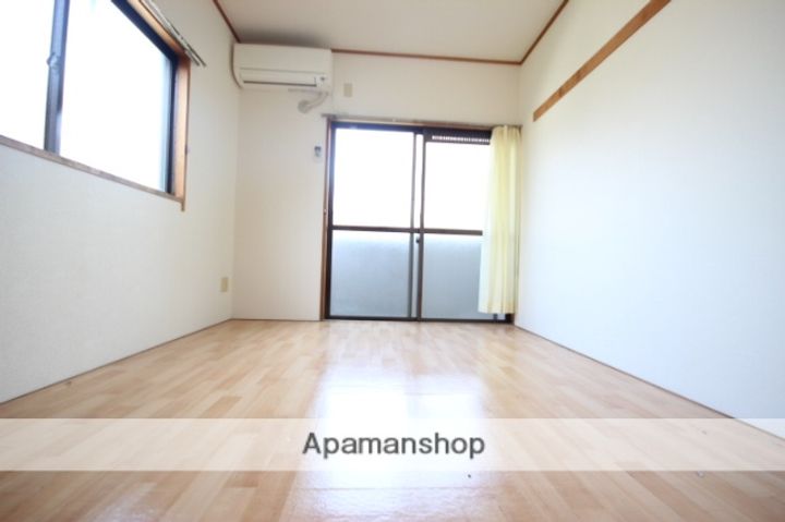 広島県広島市東区戸坂くるめ木2丁目の賃貸マンションの居間