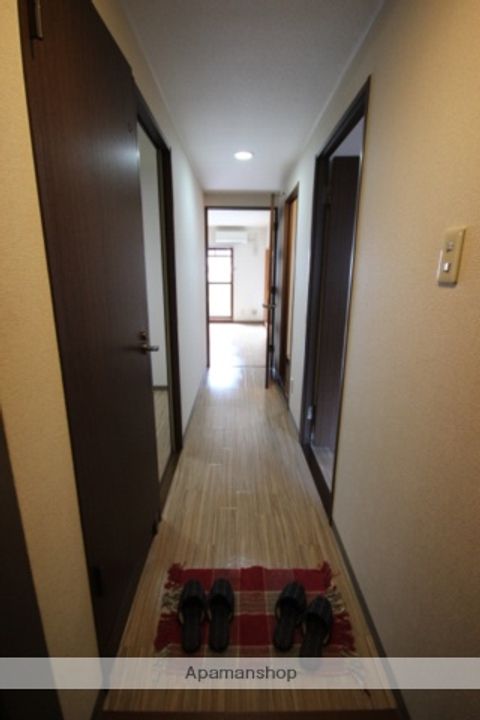 広島県広島市安佐南区大町東4丁目の賃貸マンションの玄関