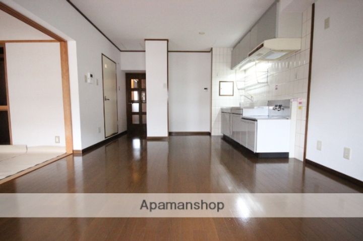 広島県広島市東区牛田中2丁目の賃貸マンションの居間