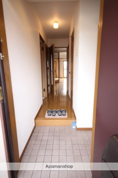 広島県広島市安佐南区高取北1丁目の賃貸マンションの玄関