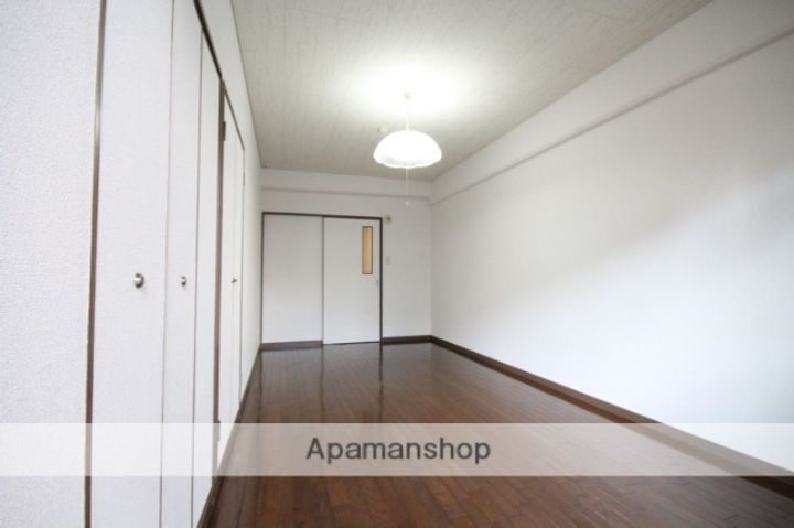 広島県広島市中区千田町3丁目の賃貸マンション402の居間