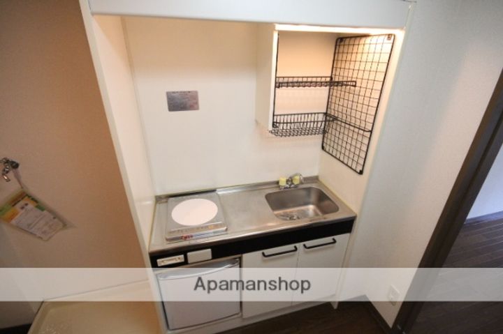 広島県広島市中区千田町3丁目の賃貸マンション402のキッチン