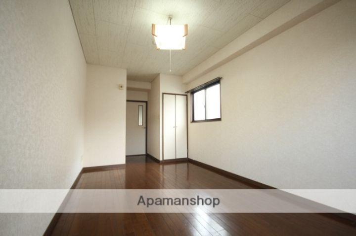 広島県広島市中区千田町3丁目の賃貸マンション202の居間